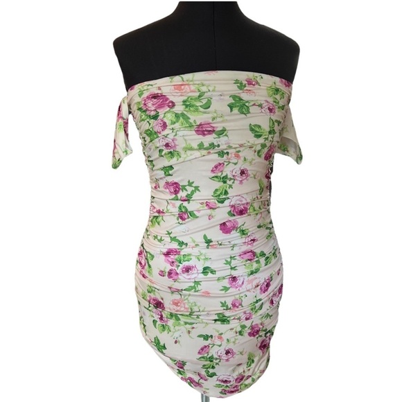 Revolve Superdown Elora Ruched Floral Mini Dress in Size S - Picture 2 of 8